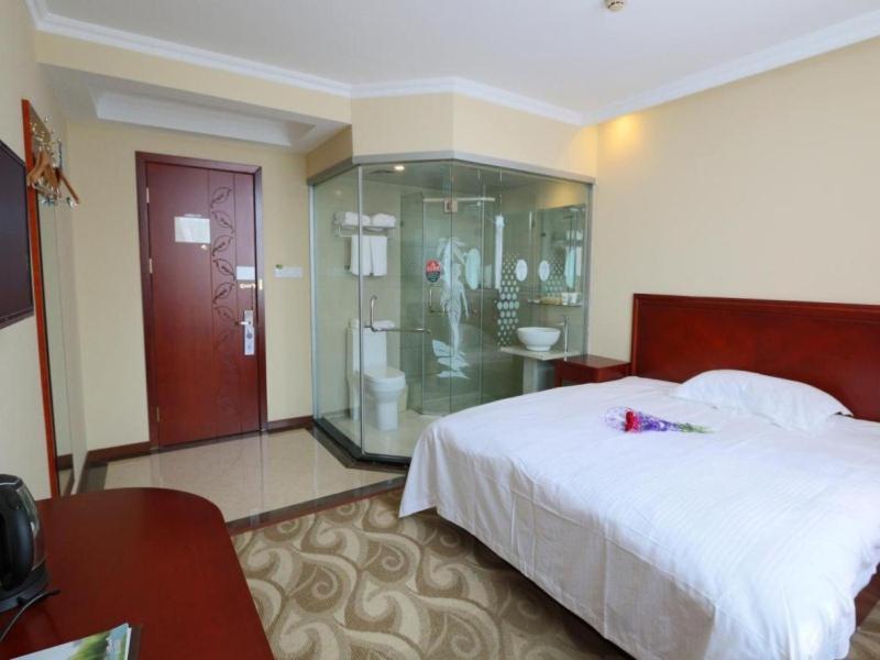 Greentree Inn Shanghai Pudong Airport Huaxia East Road Railway Station Shell Hotel Экстерьер фото