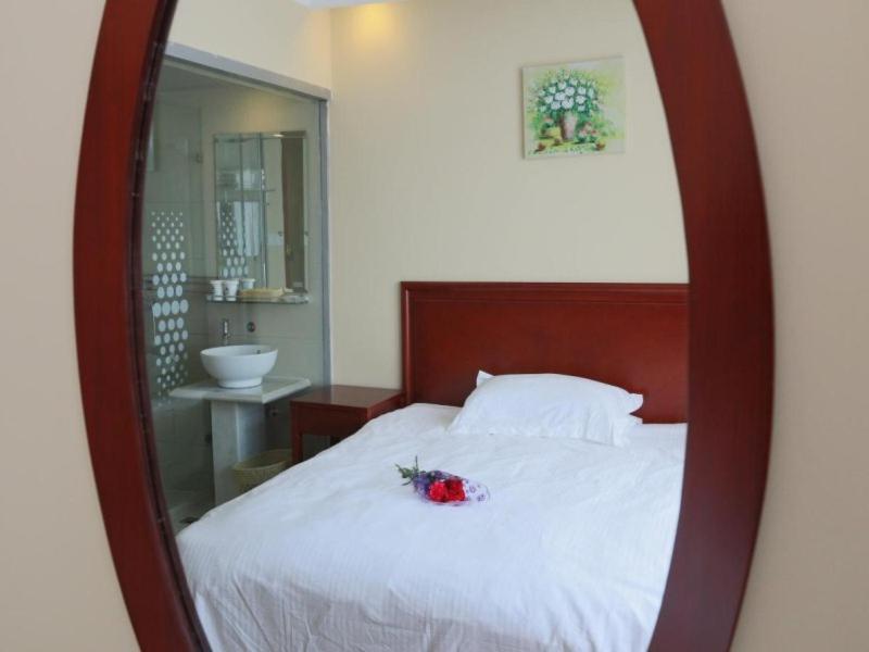 Greentree Inn Shanghai Pudong Airport Huaxia East Road Railway Station Shell Hotel Экстерьер фото
