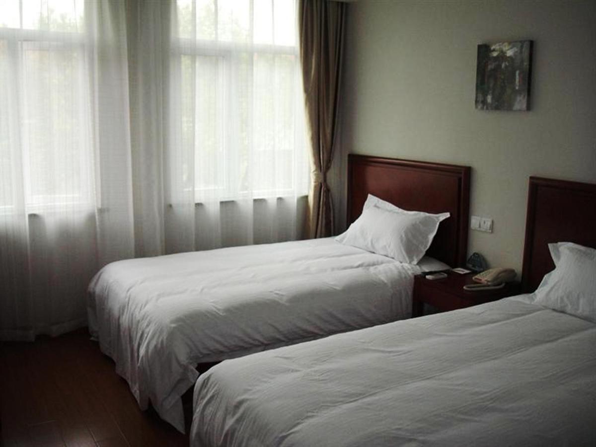 Greentree Inn Shanghai Pudong Airport Huaxia East Road Railway Station Shell Hotel Экстерьер фото