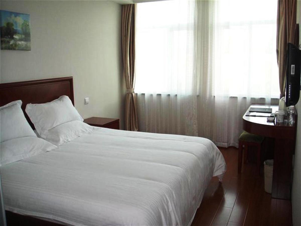 Greentree Inn Shanghai Pudong Airport Huaxia East Road Railway Station Shell Hotel Экстерьер фото