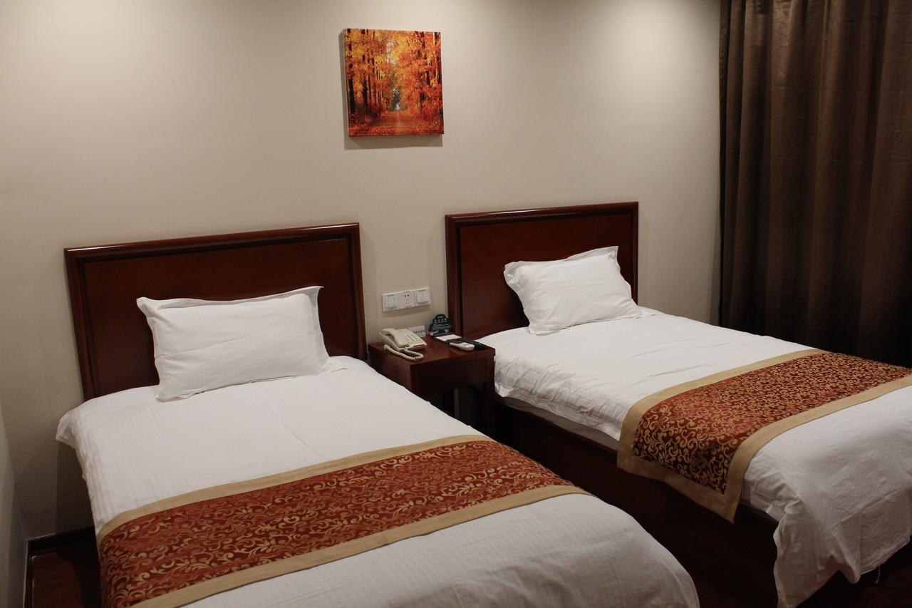 Greentree Inn Shanghai Pudong Airport Huaxia East Road Railway Station Shell Hotel Экстерьер фото