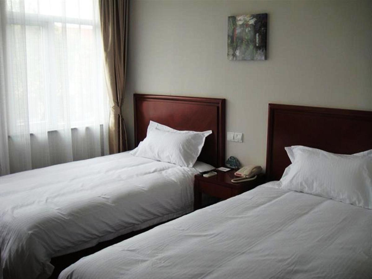 Greentree Inn Shanghai Pudong Airport Huaxia East Road Railway Station Shell Hotel Экстерьер фото