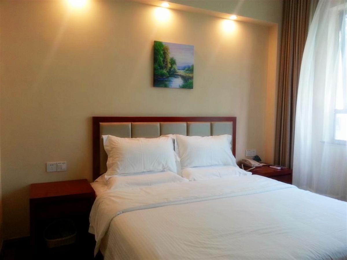 Greentree Inn Shanghai Pudong Airport Huaxia East Road Railway Station Shell Hotel Экстерьер фото
